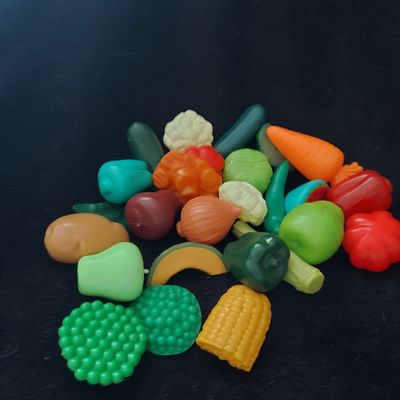 Pretend kitchen Veggie set