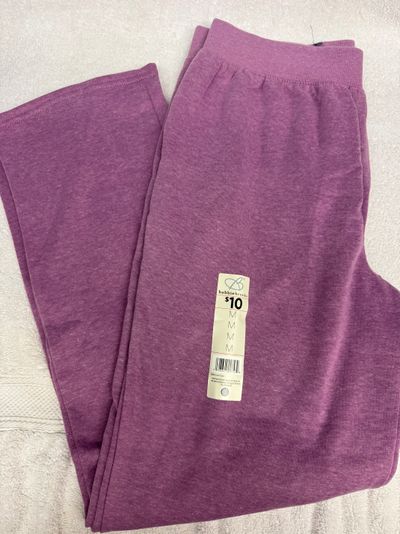 Brand new with tags womens sweat pants size Medium Brand new with tags womens sweat pants size Medium Women's - M