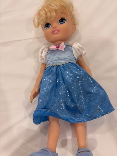Unknown Cinderella doll