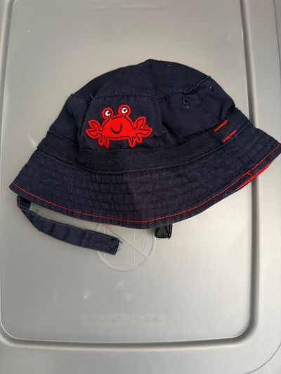 Carters Crab Bucket Hat Size 12-24 mo Infant (0-2 yrs)