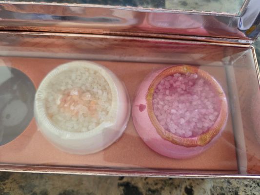 2 brand new shimmer bath bombs