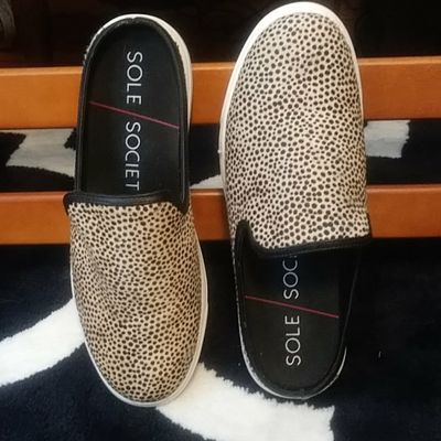Sole Society Belynda Leopard slide on sneakers Like new! SFPF home 8-1/2 (Adult)