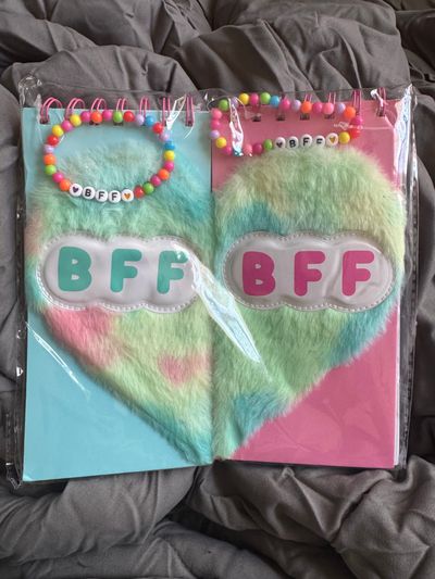 Make Believe Ideas -NEW BFF Bracelet Journal Set