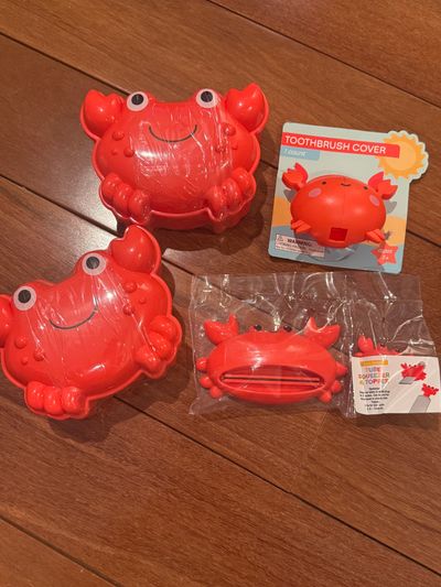 Brand new to soap, dishes, toothbrush, cover And toothpaste squeezer