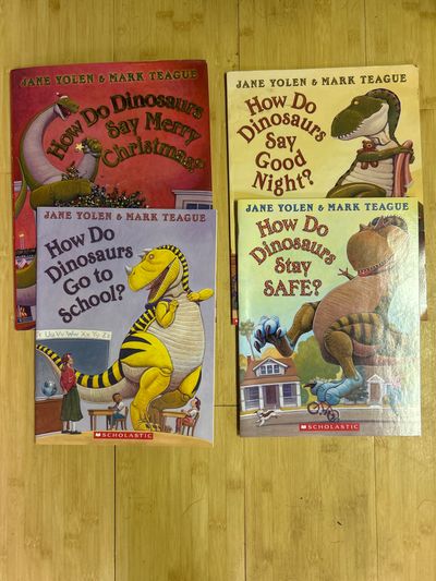 Set of 4 How Do Dinosaurs