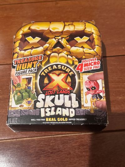 Brand new skull island mystery figure treasure x Lost lands