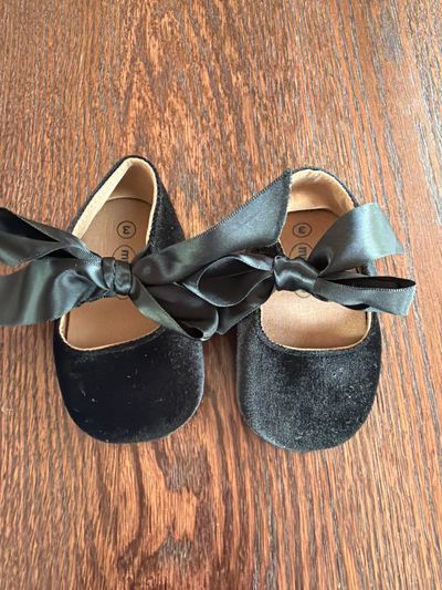 Velvet Ballet shoes with bow  3 (Infant Shoe)