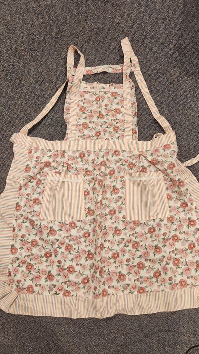 NA Cute pink apron, never used