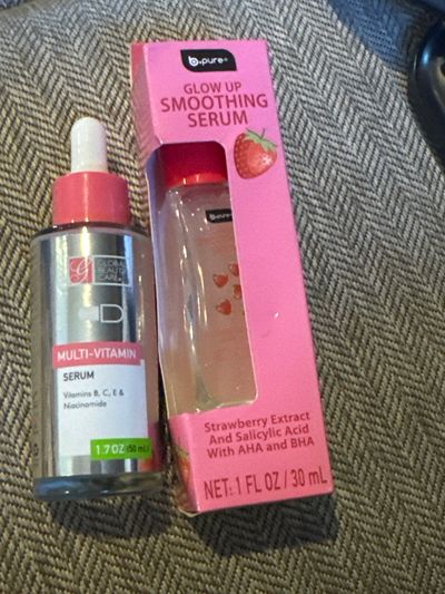 Brand new glow up smoothing serum with salicylic a And multivitamin serum with vitamins and niacinamide