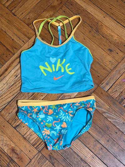 Nike swimsuit sz xs  6T/6
