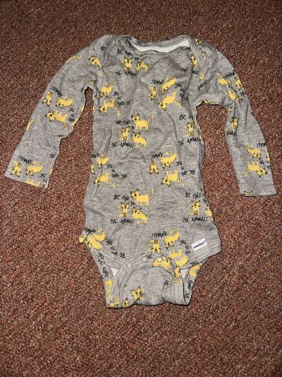 Gerber grey with tigers long sleeve onesie 6-9 Months