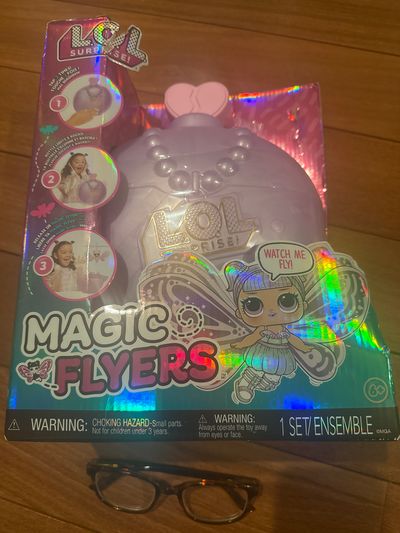 Brand new lol magic flyer please look at picture 2 missing a cardboard circle paper I circled just paper