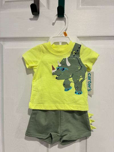 Carters NEW shirt/short set new with tags newborn set Newborn