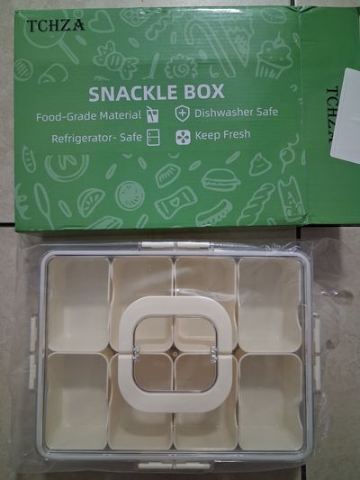 Snackle Box with 10 compartments and locking lid Dishwasher and Refrigerator safe,