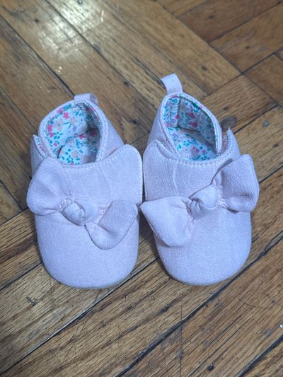 Carters girls pink bow suede shoes sz 0-3 mths  0 (Infant Shoe)