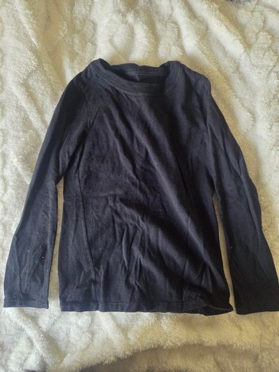 Hanes Long sleeved shirt black size Small  6T/6