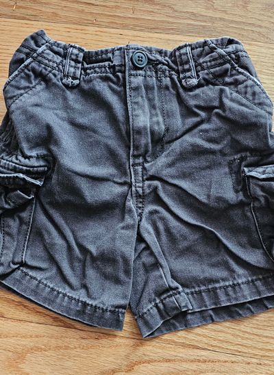 Children's Place Excellent condition cargo brown shorts elasticized back waist 12 Months