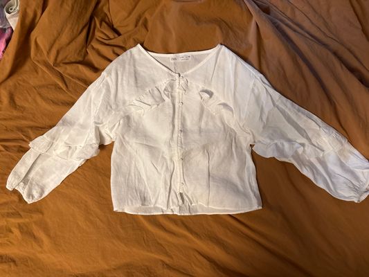 Zara 5 White blouse w ruffles 10-12