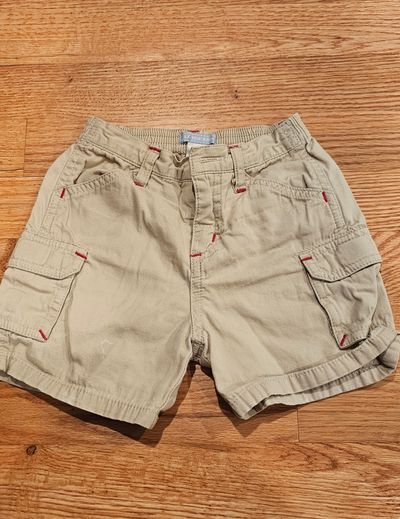 Land's End Like new Boys 6-9M Beige shorts with 6 functional pockets 6-9 Months