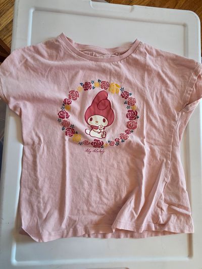Ut short sleeved shirt size 5/6  5T