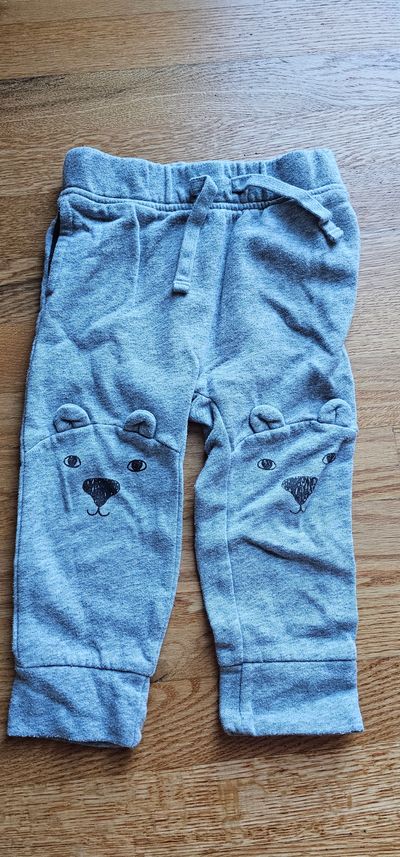 Old Navy Boys sweatpants w interactive bears on the knee good condition 2T
