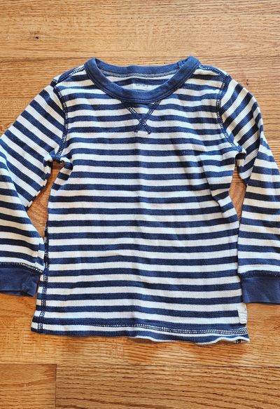 Carter's Like new boys 2T shirt feature classic white & blue stripes 2T