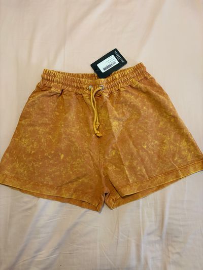 Pretty little things NWT orange shorts Junior M - 6