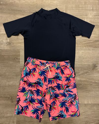 Lands End Outfit Swim shorts and rash guard like new 14-16