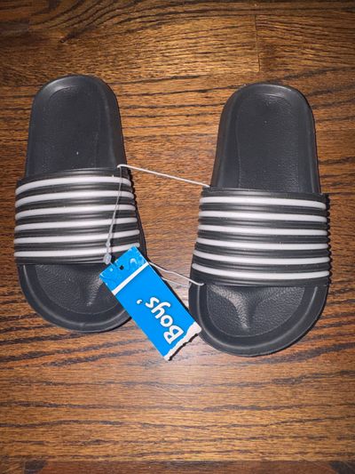 Brand new size 11/12 boys, sandals, black and whit  11 (Lil' Kid)