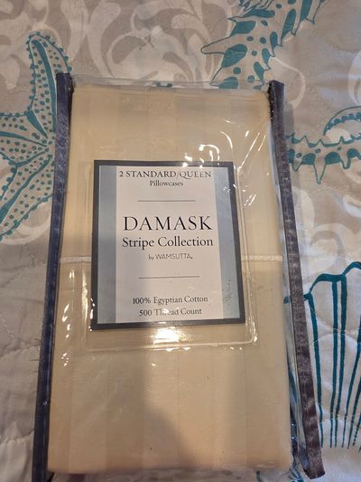 Wamsutta BRAND NEW 2 Standard/Queen Damask Pillowcases