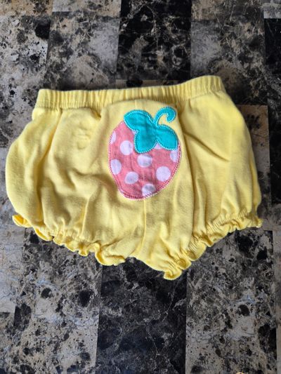 Koala Baby shorts Strawberry on back 6 Months