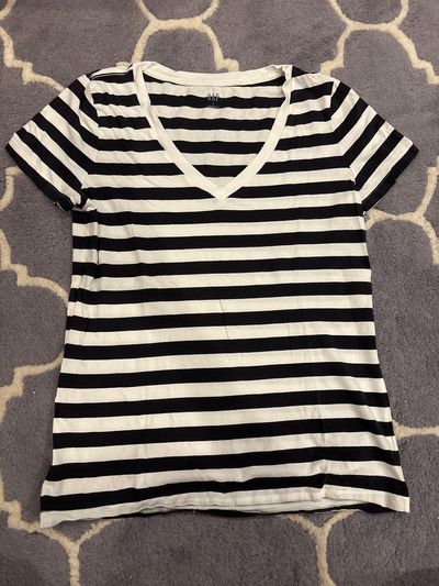 Gap 9 White and black cotton stripe v neck t shirt Women's - S