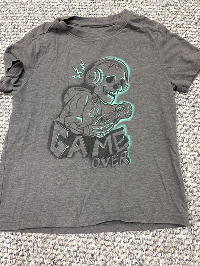 Cat and Jack Boys grey skeleton game over tshirt 6T/6