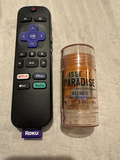 Brand new never opened isle of paradise retail $25 Blend it stick 1.05 oz multi purpose self tanning blender