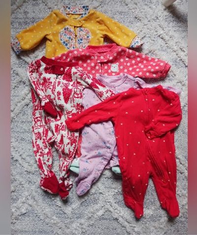 Carters and Burts bees lot footies 5 long sleeve footie pjs. Great condition. SFPF home 3 Months