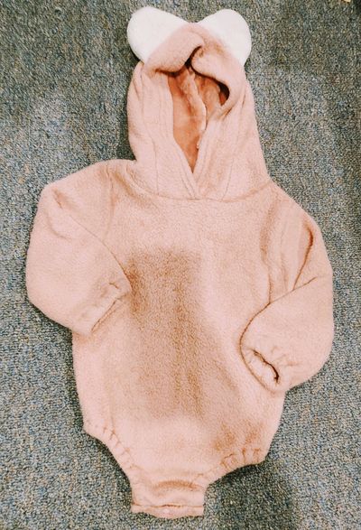NA Fluffy hooded bodysuit, 2 of 2, twins 12-18 Months