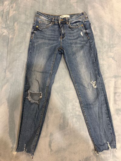 Zara distressed denim jeans  Women's 6