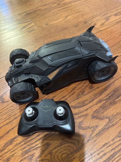 Batman RC car with remote and flip top with figure