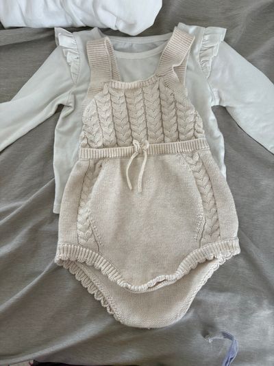 Cat and jack Two piece outfit 6-9 Months