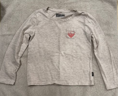 Girls Eddie Bauer long sleeve shirt. Size 7-8 Girls Eddie Bauer long sleeve shirt. Size 7-8 7-8