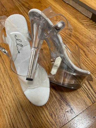 Ellie NEW Clear high heels, 8 (Adult)
