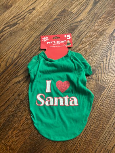 Brand new pet T-shirt size medium says I love Sant
