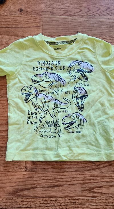 Carter's Like new 12M Tshirt featuring dinosaur graphics & fun educational 12 Months