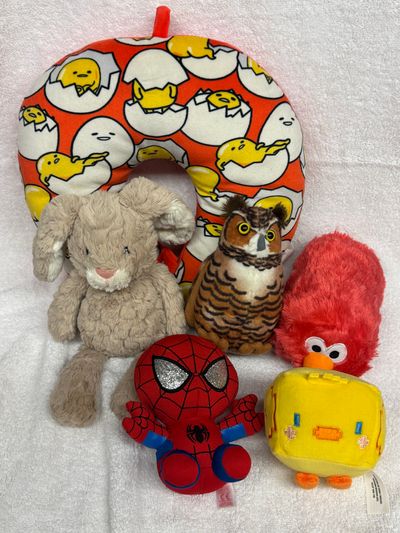 Stuffed animals and neck pillow bundle Stuffed animals and neck pillow bundle