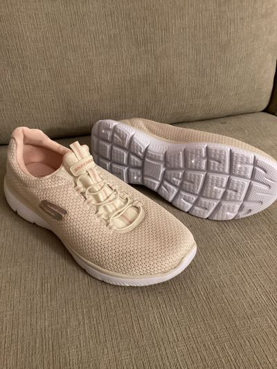 New sketchers New sketchers womens summits cool classic retailed 65 8-1/2 (Adult)