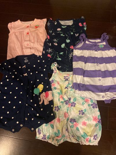 Carters 6 months. Get all 5 adorable baby girl Carter button outfits 6 Months