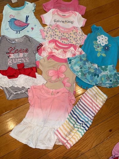 Calvin Klein, guess, Burt's bees Lot of 0-3 mos outfits. Onesies, rompers, skirt set, legging s/s 0-3 Months
