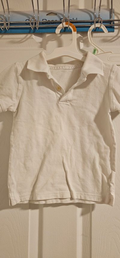 N/A Like New Boys white polo shirt short sleeves 5T/5