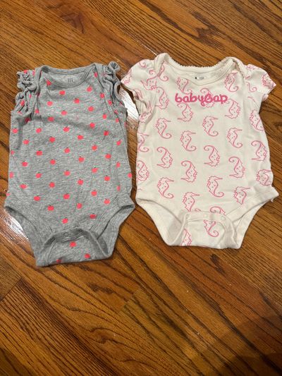 GAP Short top bundle 3-6 Months