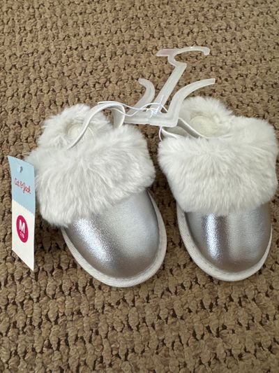 Brand new cat and Jack size 78 silver fur slip on Shoes 7 (Toddler)